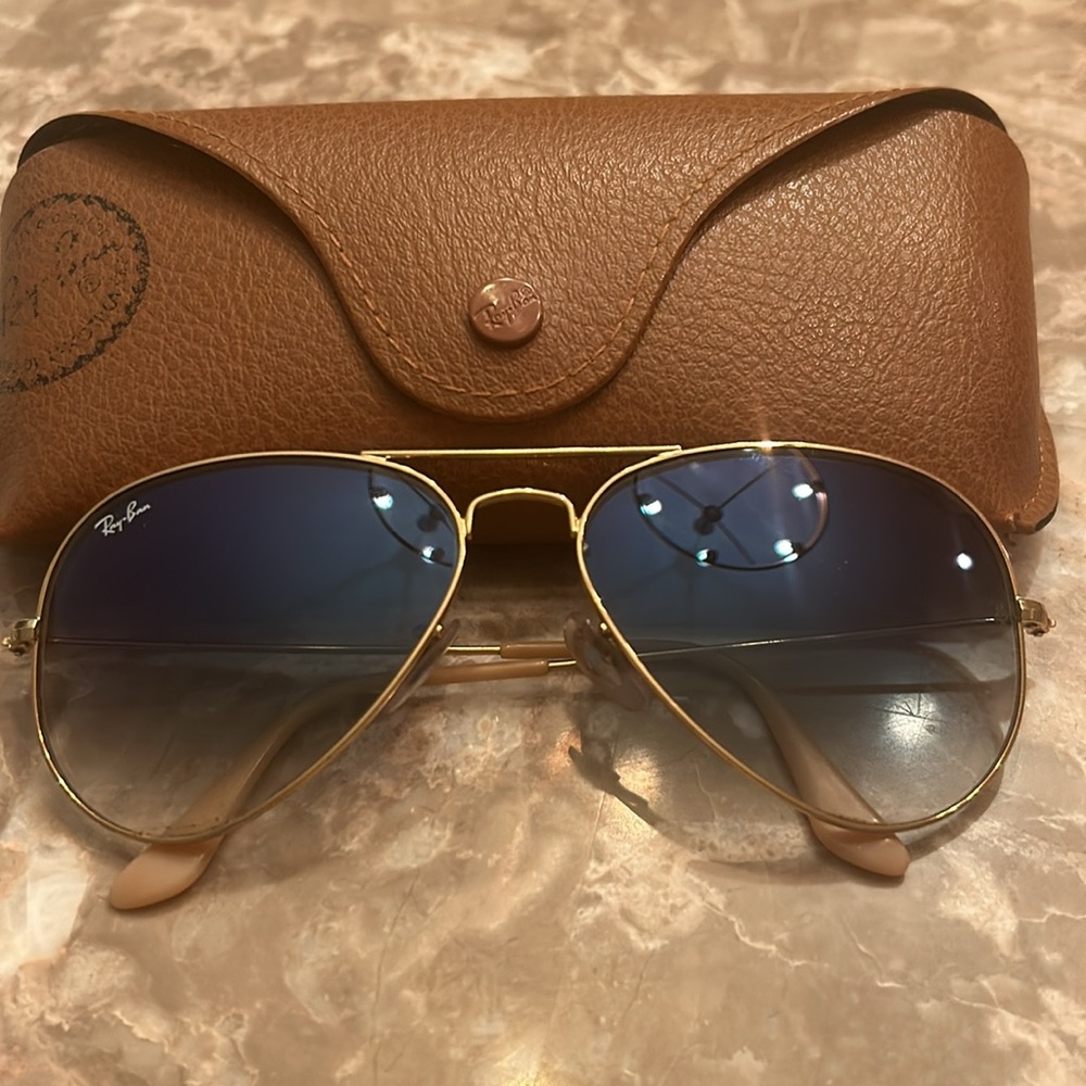 Ray Ban Aviator sunglasses , RB3025 Aviator Gradient sunglasses with case